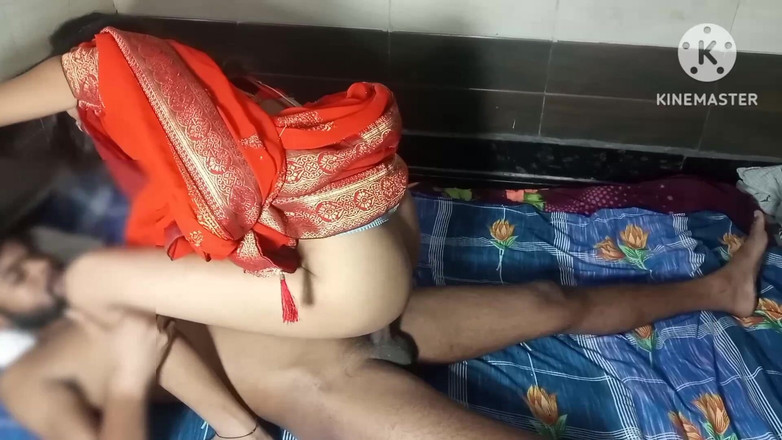 Shivanibaby: 사리 선물을 받은 후, 밤에 형과 섹스하는 인도 여성