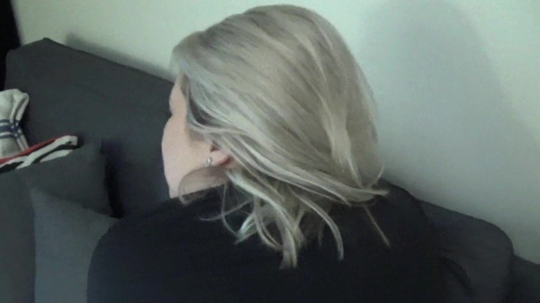 Amateur Homemade Porn: Prsatá nevlastní máma s velkým zadkem ošukaná jejím fotbalovým fanouškem,...