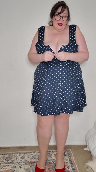 Hot BBW MILF in Polka Dots and Stockings