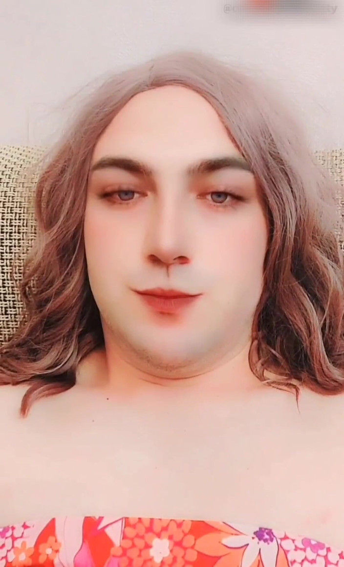 Kitty_Cross: 手なしオナニーかわいいレディボーイコック足の間ホットムラムラしたきれいなニューハーフの白い滑らかな肌