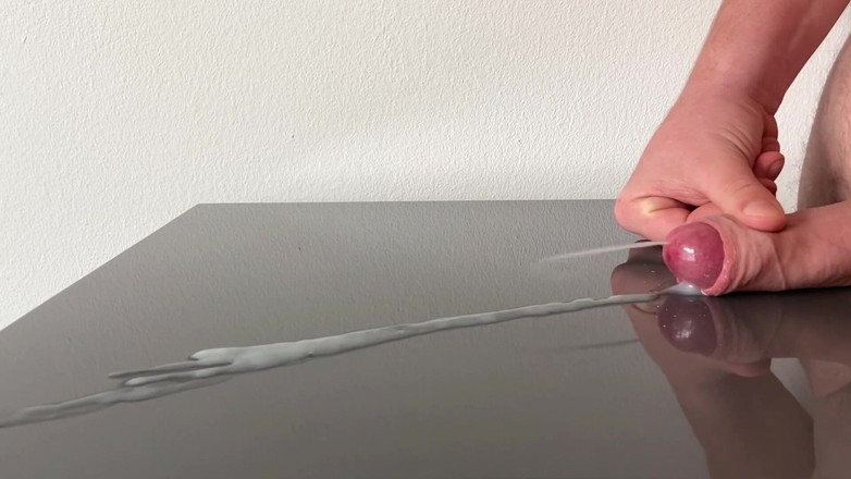 Lucas Nathan King: Huge Cumshot on Reflecting Table After Days of Edging