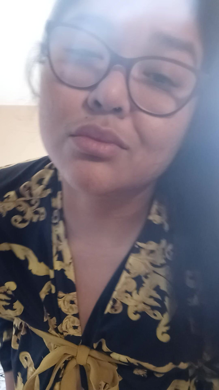 DeesDeepThroat: Götümü teşhir ediyor