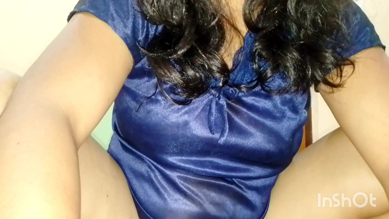 Uttar dinajpur: Caliente india del pueblo ama de casa