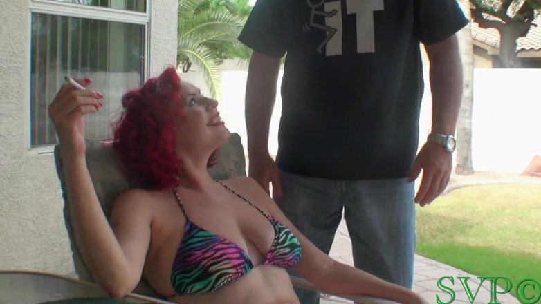 Big tit MILF'S GILF'S and girls: Tetona pelirroja madura le encanta provocar