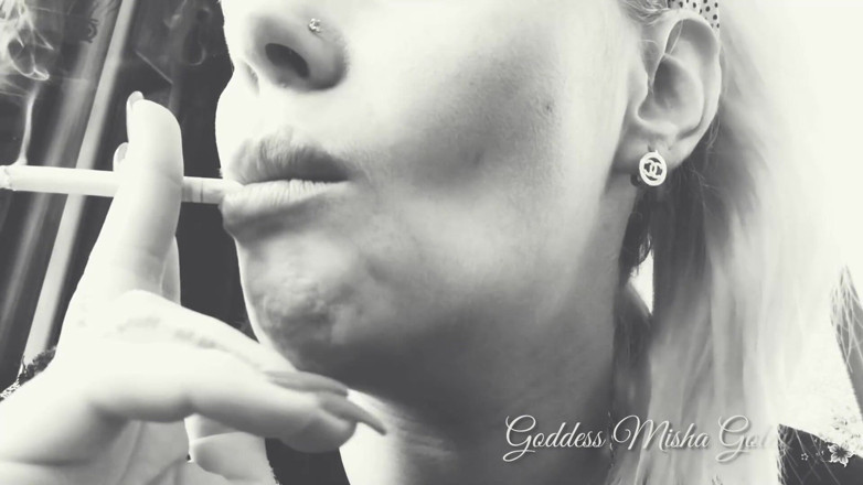 Goddess Misha Goldy: Total smokerizing