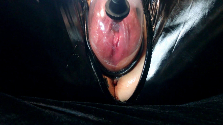 Anna Shpilman: Geile ehefrau im latex-catsuit - muschi pumpen, fisting und ficken