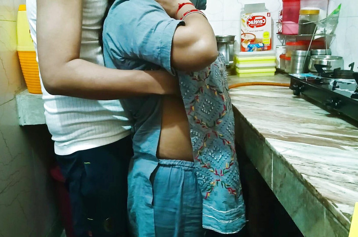 Viral1042: Bhabhiのお尻は台所で犯さ