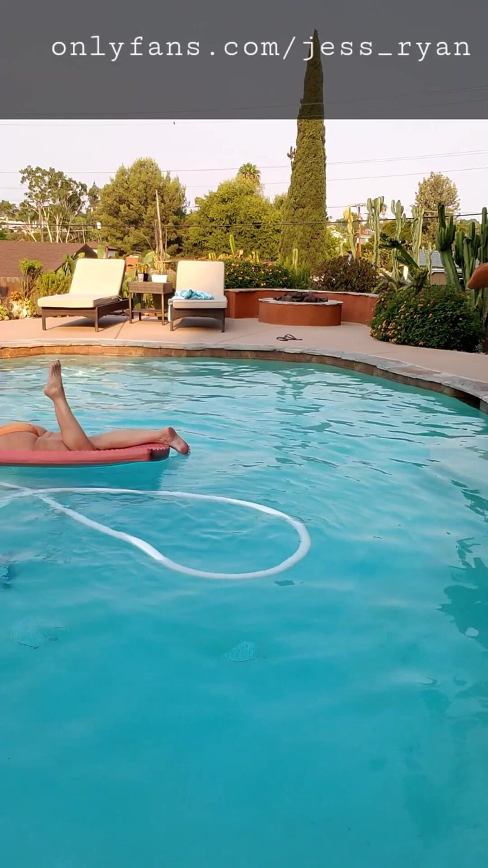 JessRyan: Milf mimpi bertelanjang kurus