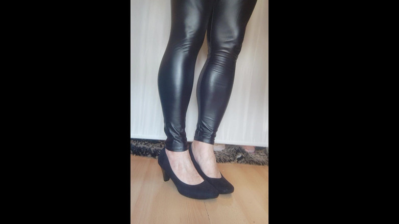 Nattalie Trans: Black Faux bingkap kulit dan kasut tumit tinggi