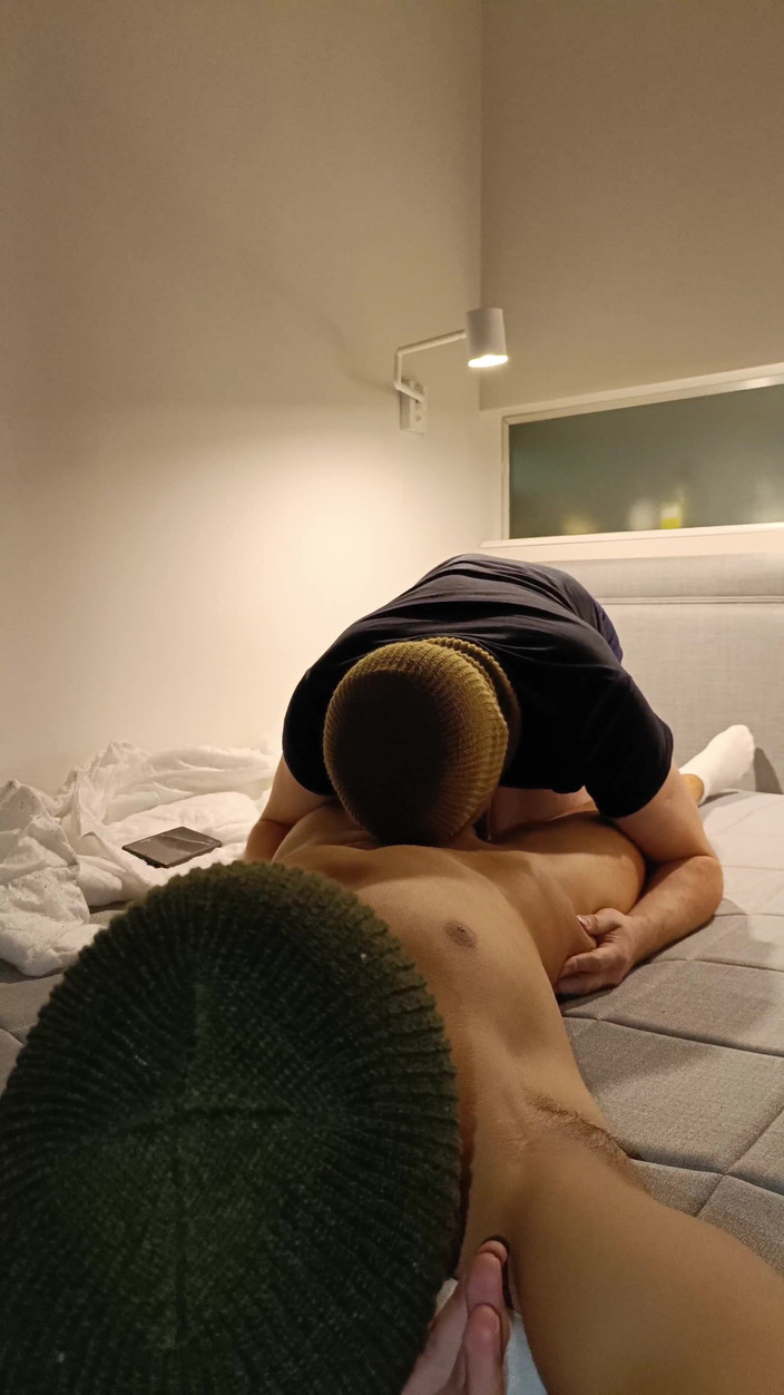 Alex sport: रोमांटिक लंड चुसाई