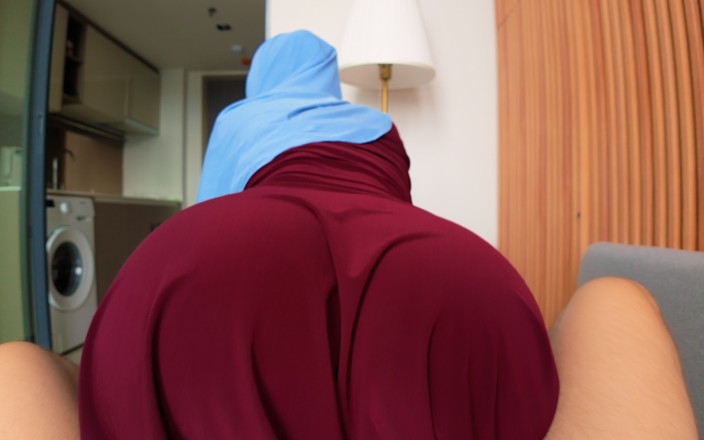 wowlove: StepMom Accidentally Caught My Naughty Stare on Her Round Ass