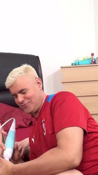Squirt God Dominates Huge Tits & Giant Ass Jarushka Ross Until She Squirts in His Mouth - Squirt God 4K
