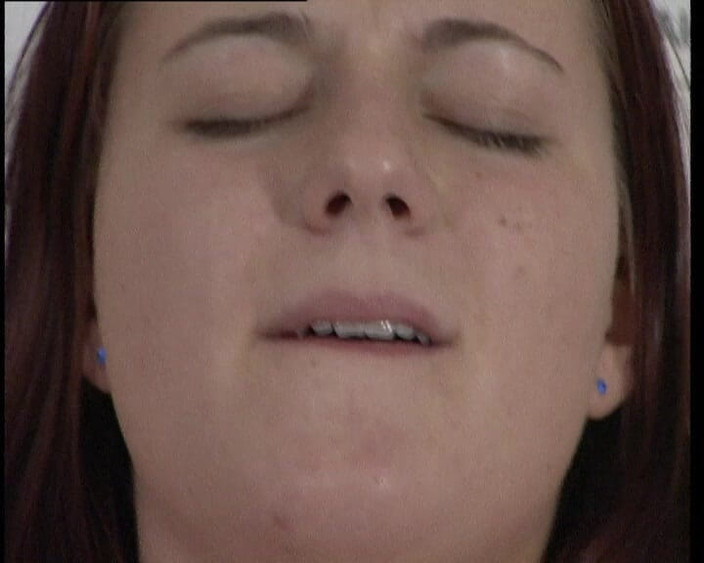 YOUR FIRST PORN: Šukej mě robertkem, pokud tvůj penis nemůže