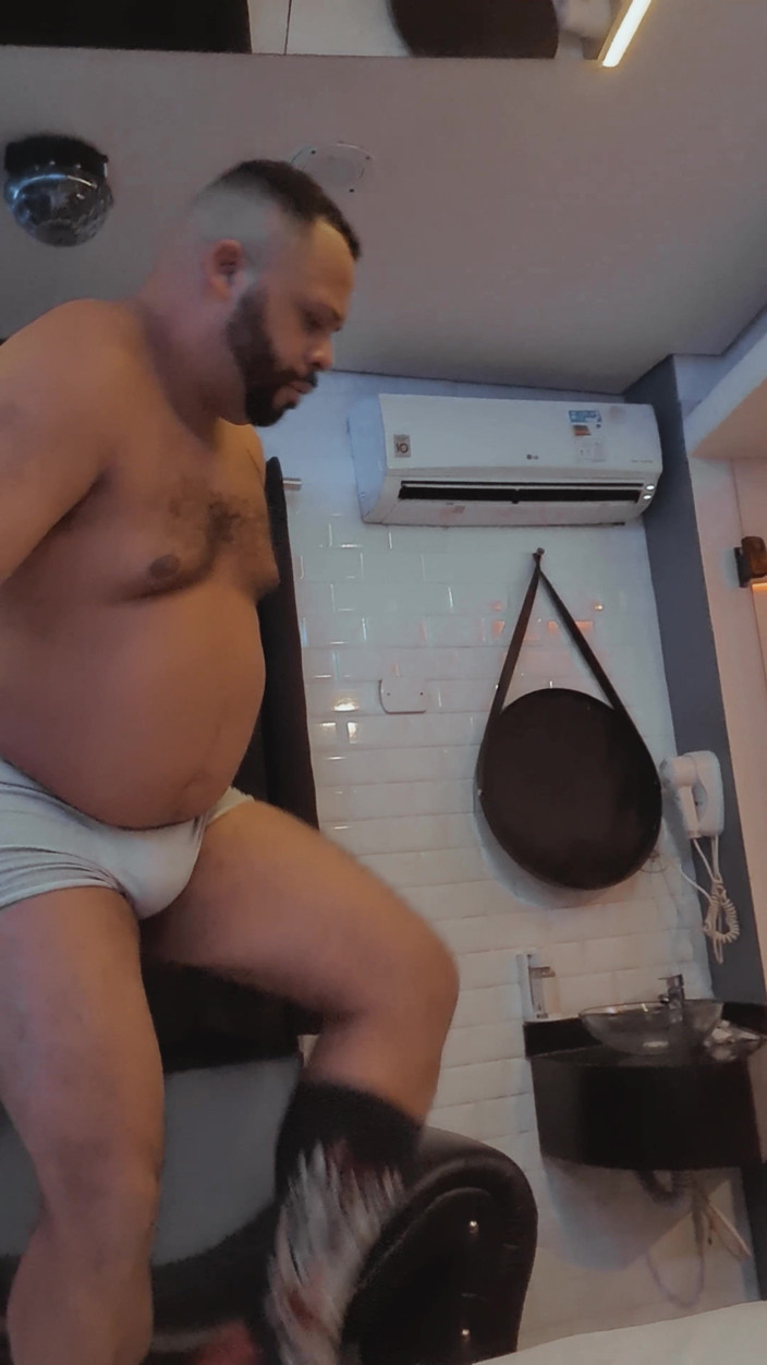 Punchbagplz: Bearzinho Black Raw POV - No Escape