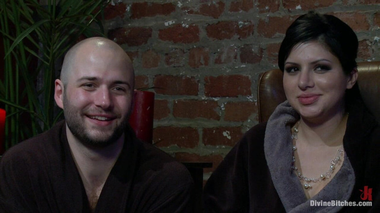 Divine Bitches by Kink: Чоловік-рогоносець: "з'їж його сперму, рогоносець!"