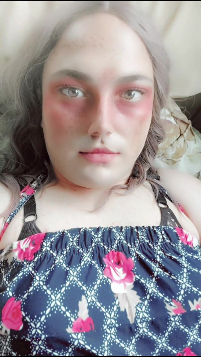 Kitty_Cross: Facial palmada maricas fofa crossdresser cadela branca grande natural mamas...