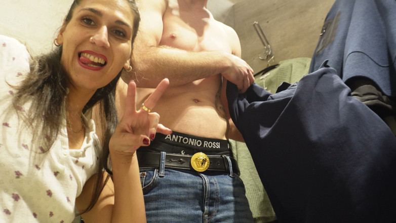 W33D PORN: Caught in the Lunch Break: Quickie in the Locker Room