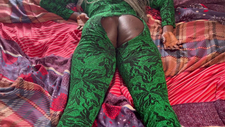 Itxbush: MILF Had Her Asshole Roughly Fucked by BBC