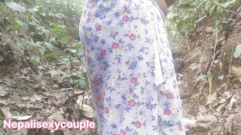 Nepalisexycouple: Nepalisexycouple làm tình trong rừng với cuộc nói chuyện tục...