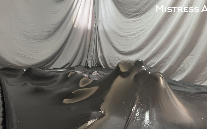 MistressAe: Seduzione in vacca: mistressae sopra