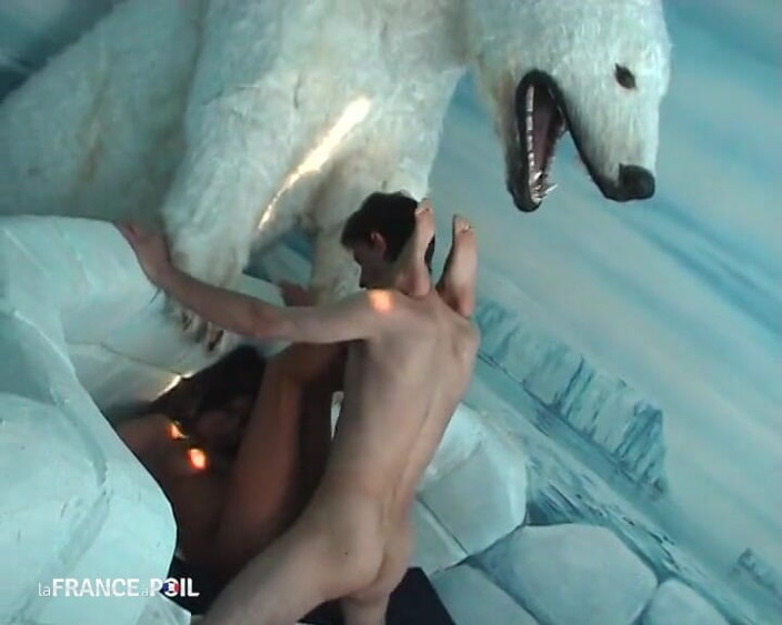 French Family Secrets: Si rambut coklat dengan rambut pubic bertindik ditiup dengan keseronokan