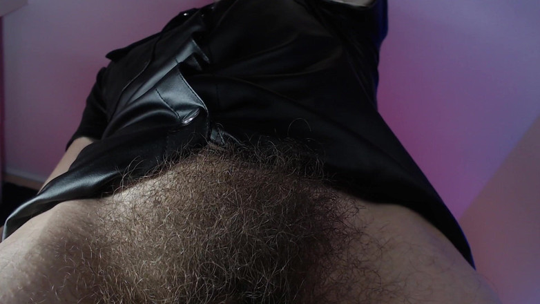 Hunky time: Webcam lông mu