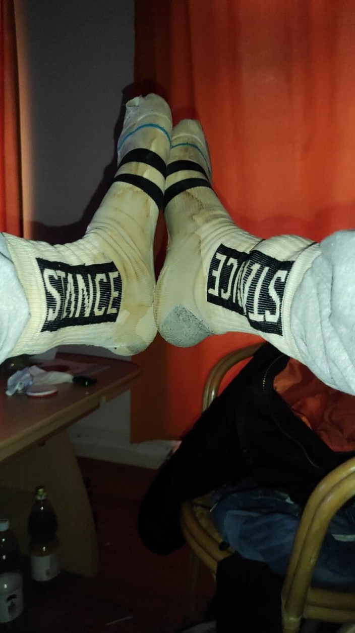 SmokedAlloy2: Dirtyjunkbro nie potrzebuje toalety, żeby się wysikać. On robi to wszędzie!...