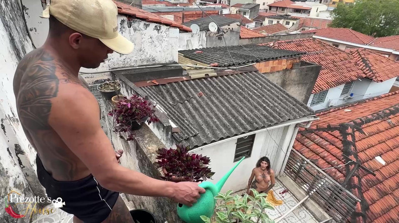 Prezottes_House: Il giardiniere Missus Sabrina Prezotte La trans arrogante.