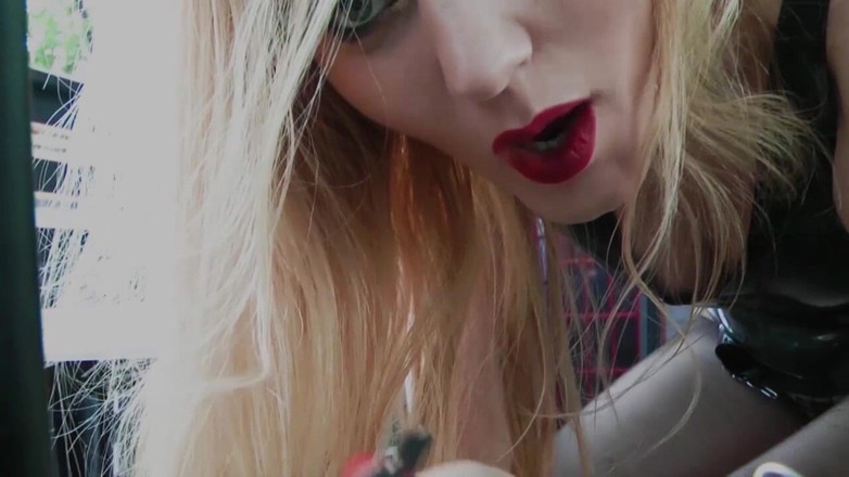 Goddess Celine: Pemegang Kekunci Kesucian