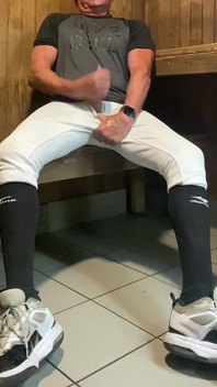 Buffed Jockdad87 Edges в бейсбольном снасти в сауне