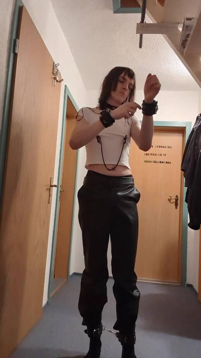 AJ_the_catgirl: Trying Out How Fun Hanging Is