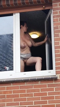 Cleaning Windows Almost Naked