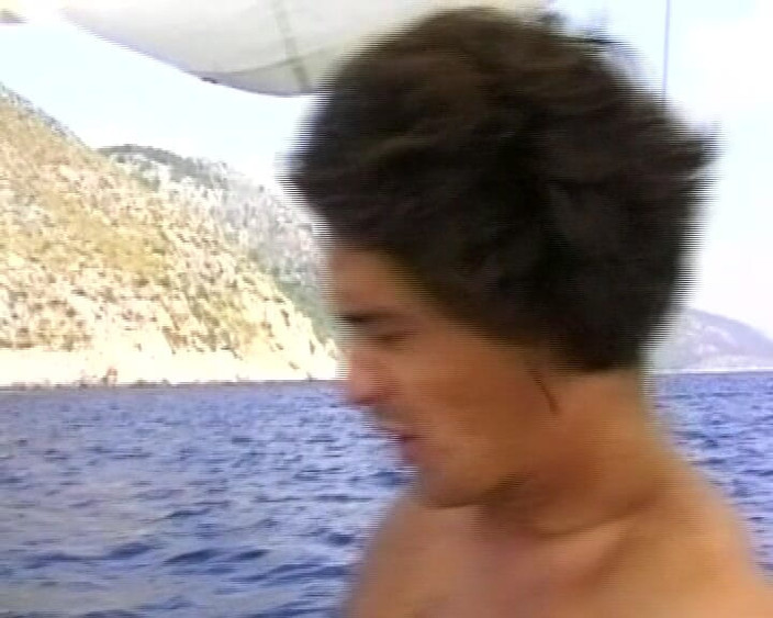 Enjoy German porn: Si blonde Jerman ini diliputi mukanya oleh kapten kapal layar