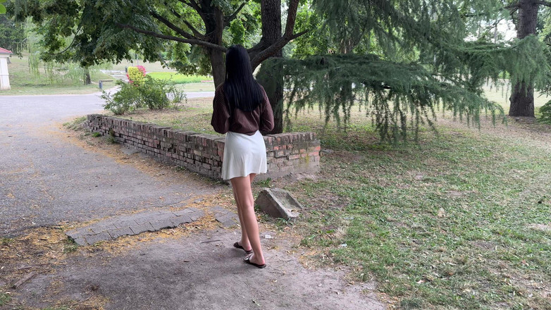 Martin Spell: La ragazza turistica è stata scopata in un bosco. Sesso all'aperto...