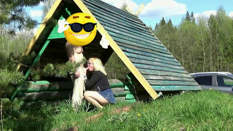 RS couple: 駐車場でのフェラチオ