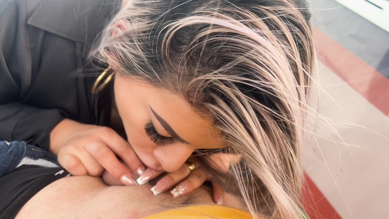 Naty Delgado: Ik neuk en zuig pik buitenshuis naar de beste vriend...