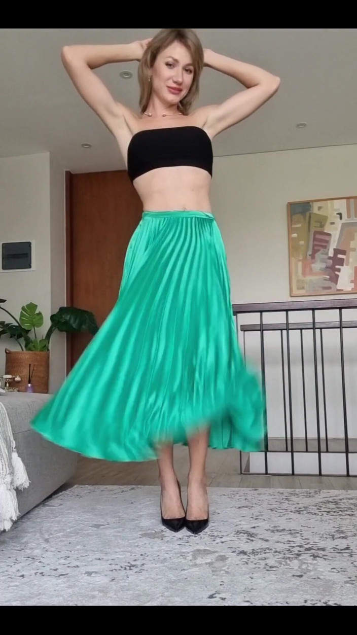 Angel The Dreamgirl: Flashing My White Tiny Thong in Front of You