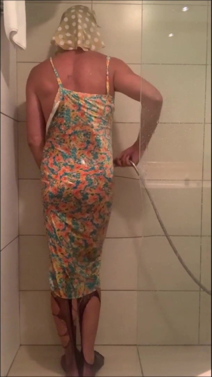 cd_aysemmm: My stepson cum inside me, a huge amount