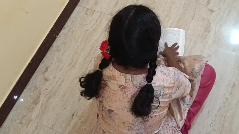 Pushpa studio: Романтика студентки з майстром репетитора