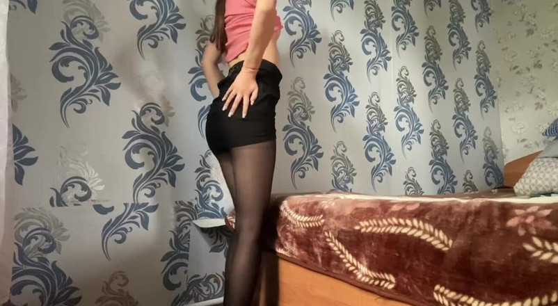 Alexa Holly: Nevlastní sestra v sexy punčochách a minisukni