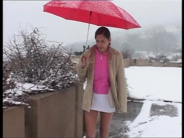 All about pee: Solo Pee Girls - Sexy Olga outdoor pissing