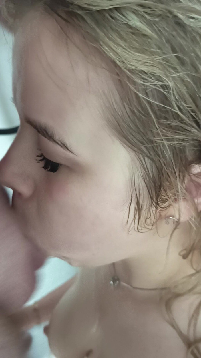 Keiti22: Hot Blonde Gets Hot in the Shower