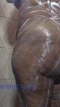 Dirty BBW Wife Washes Her Smelly Booty After Cheating with Her Neighbour