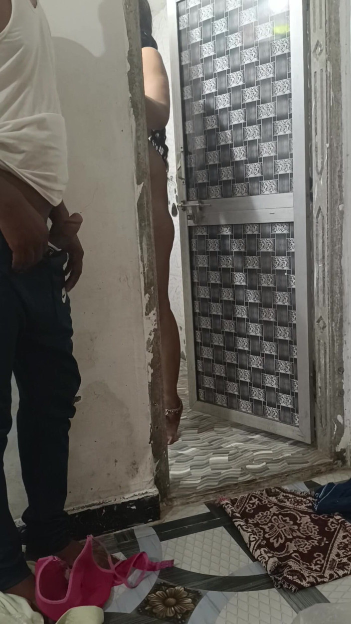 Bhabhi UP: Desi India Hot Bhabhi Washroom Mein to Chhod Do