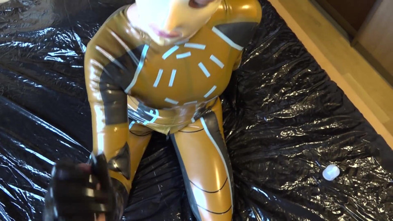 Latex Danielle: Latex Danielle try make cum to latex mask face
