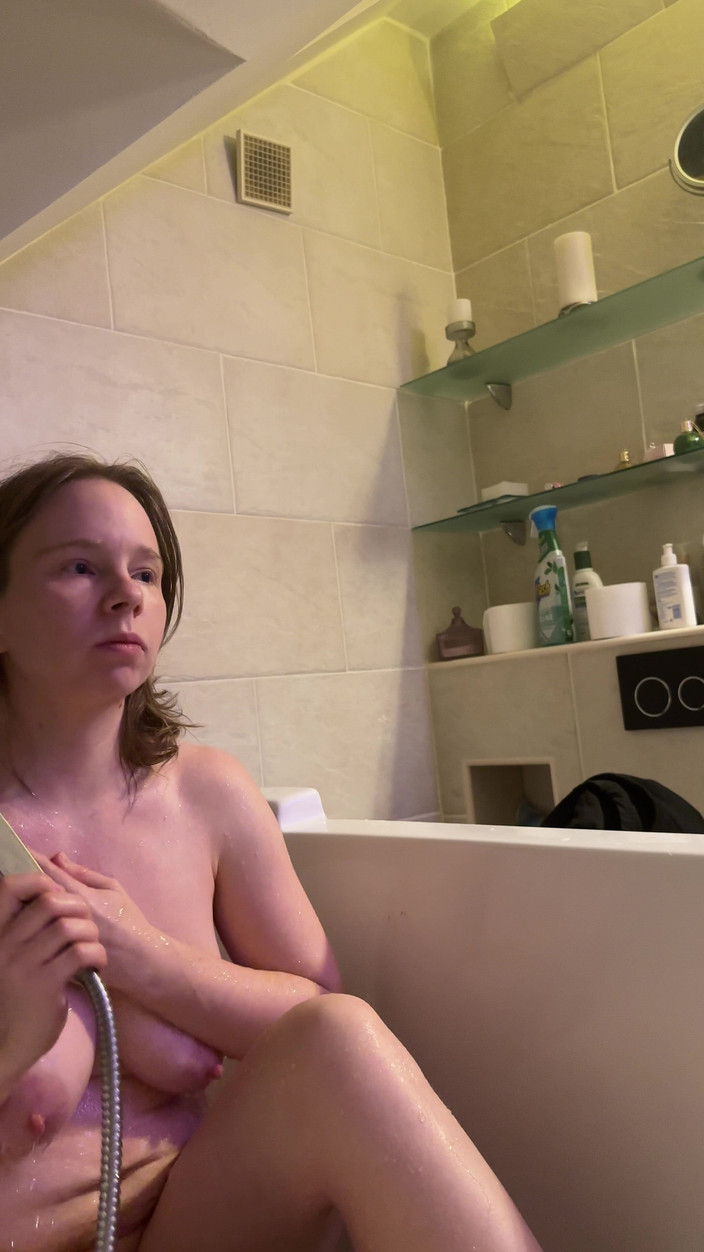 SweetLucy96: Peitos Grandes e Mamilos Duros