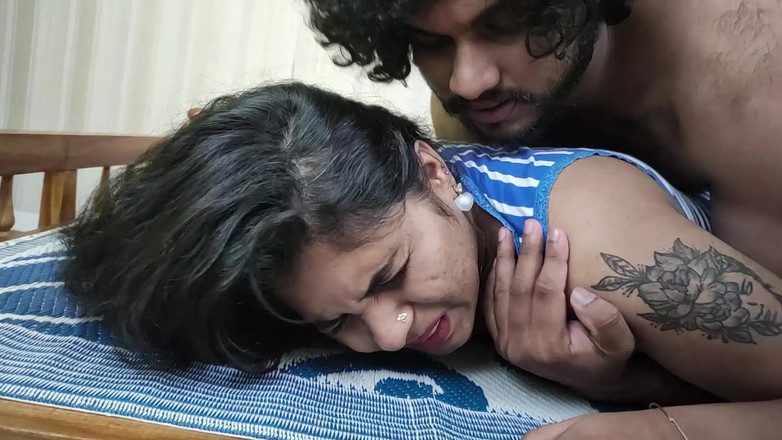 Vaigavarun45: Vaishnavy와 Sharun Raj의 섹스와 함께하는 쉬미와 미니 스커트 핫한, 하드 젖탱이를 누르는 핫한 쇼, 핫한 Cleavag