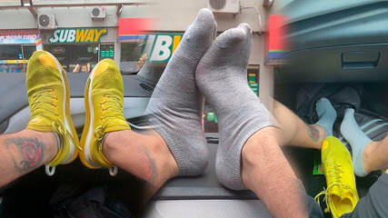 Tomas Styl: Miroase-mi picioarele transpirate împuțit