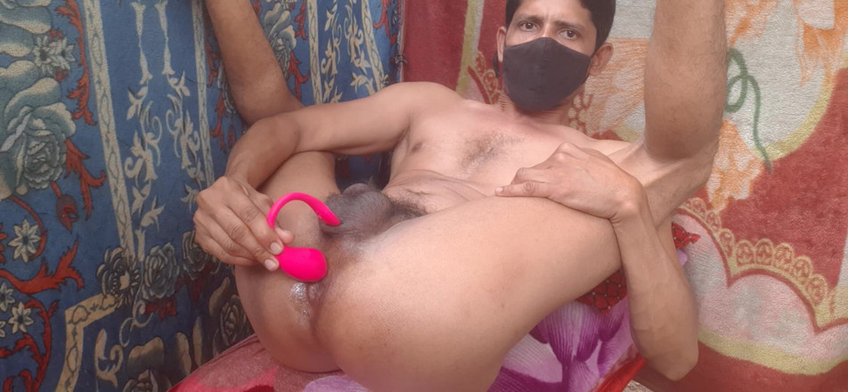 Che: Vibrator Ass Hole Fuck Outdoors Man