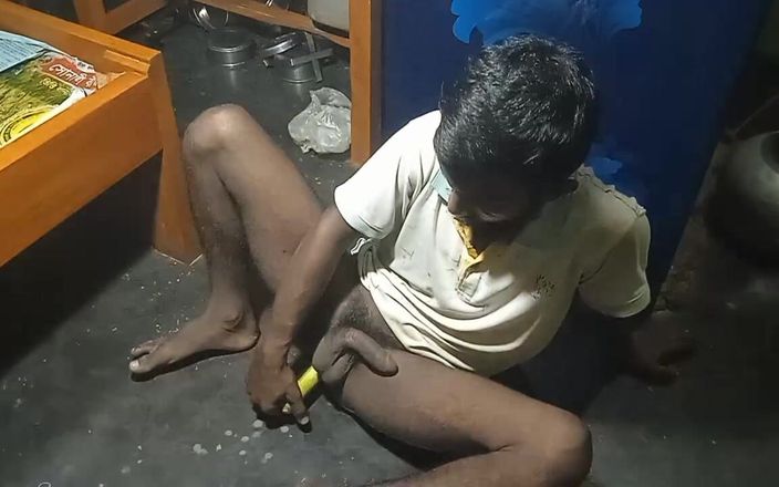Cartoon sex world: Cowok gay India ngentot pantat pakai timun